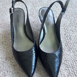 Bandolino black snake print pumps